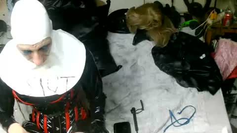 Snapshot of smokeslut365 chatting on 07-13-26, 08:33 smokeslut365 online show from 07-13-26, 08:33