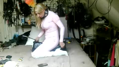 Snapshot of smokeslut365 chatting on 07-24-26, 12:30 smokeslut365 online show from 07-24-26, 12:30