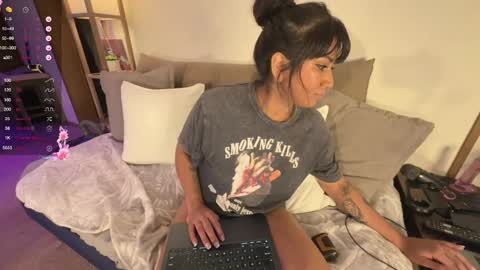 Carolina online show from 11-08-25, 02:45