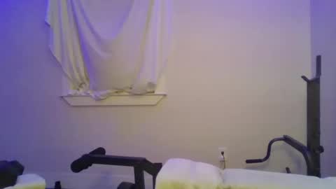 Snapshot of smooth985092 chatting on 12-05-24, 03:04 smoothmusclecam online show from 12-05-24, 03:04