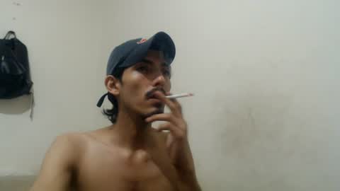 Snapshot of snackontime19 chatting on 06-27-26, 05:01 snackontime19 online show from 06-27-26, 05:01