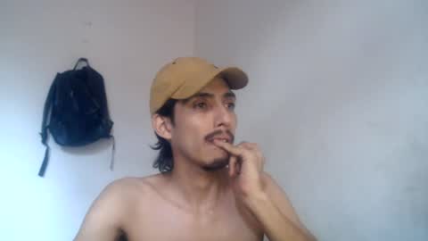 Snapshot of snackontime19 chatting on 07-10-26, 11:46 snackontime19 online show from 07-10-26, 11:46