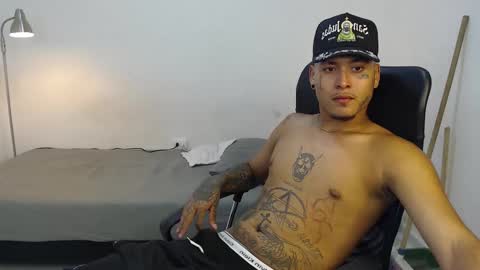 Snapshot of snak_master1 chatting on 09-18-25, 02:57 snak_master1 online show from 09-18-25, 02:57