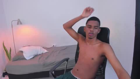 Snapshot of snak_master1 chatting on 10-08-25, 06:05 snak_master1 online show from 10-08-25, 06:05