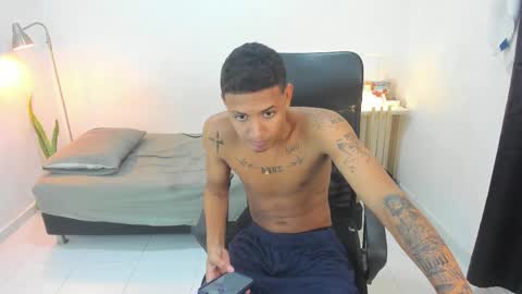 Snapshot of snak_master1 chatting on 10-11-25, 03:06 snak_master1 online show from 10-11-25, 03:06