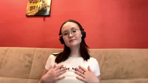 Snapshot of snazzlepoping chatting on 06-23-26, 05:22 Anna online show from 06-23-26, 05:22