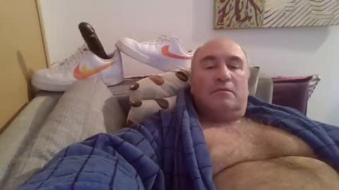 Snapshot of sneakerboy18 chatting on 01-05-25, 01:26 sneakerboy18 online show from 01-05-25, 01:26