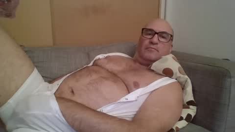 Snapshot of sneakerboy18 chatting on 01-18-25, 03:38 sneakerboy18 online show from 01-18-25, 03:38