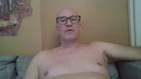 Snapshot of sneakerboy18 chatting on 09-21-25, 02:19 sneakerboy18 online show from 09-21-25, 02:19