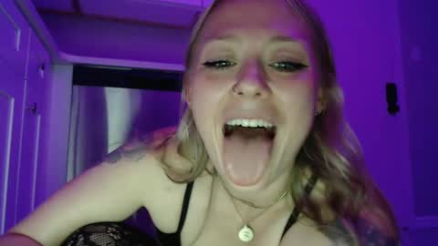 sneakyalicek online show from 01-30-25, 03:22