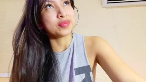 Snapshot of sneakyy_fantasy chatting on 03-08-25, 03:50 Hellen  online show from 03-08-25, 03:50