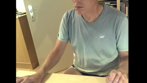 sneaxfreund online show from 10-12-25, 10:42