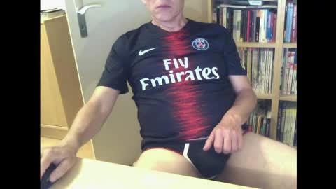 Snapshot of sneaxfreund chatting on 05-24-26, 01:10 sneaxfreund online show from 05-24-26, 01:10