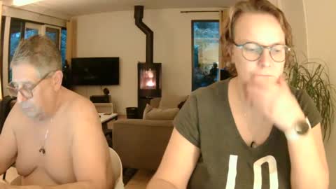 Snoeske and Woodwurm online show from 01-01-25, 03:46