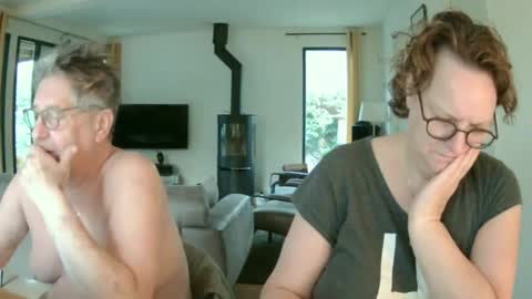 Snoeske and Woodwurm online show from 03-08-25, 06:21