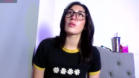 IG     OF red moonn online show from 11-19-25, 03:39