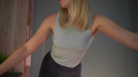 Candice Snow online show from 02-03-25, 10:36