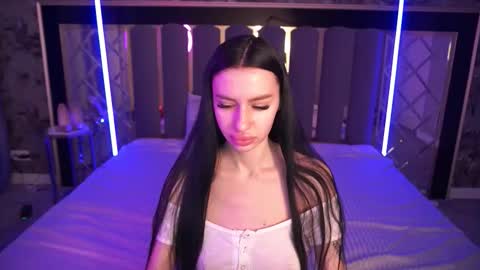 snow_whiteeex online show from 03-08-26, 06:39