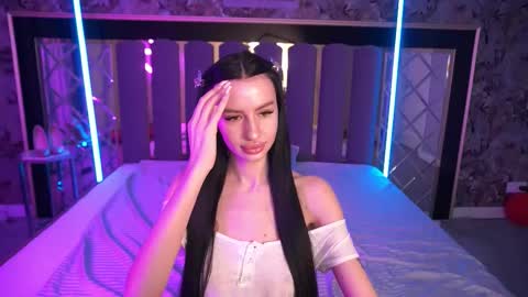 snow_whiteeex online show from 03-12-26, 06:52