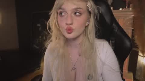 Ellie online show from 06-28-26, 05:19