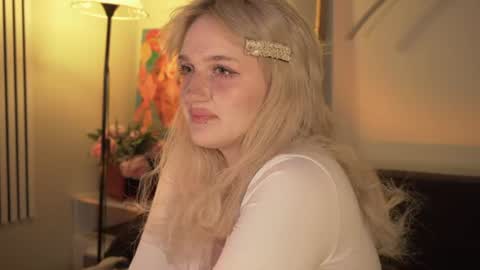 Ellie online show from 07-19-26, 05:33