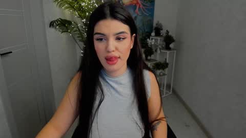 snowingwinter online show from 12-21-25, 07:21