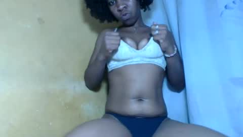 Snapshot of soanjara chatting on 07-25-26, 11:02 Murielle online show from 07-25-26, 11:02