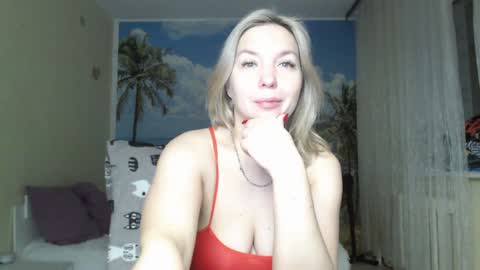 Snapshot of soaring_love chatting on 12-31-24, 04:16 Masha online show from 12-31-24, 04:16