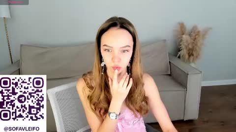 Snapshot of sofa_vleifo chatting on 06-25-26, 01:05 Sofa online show from 06-25-26, 01:05
