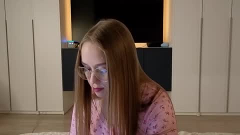 Snapshot of sofaris chatting on 11-02-25, 08:11 Sophy online show from 11-02-25, 08:11