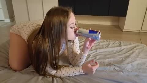 Snapshot of sofaris chatting on 11-12-25, 08:19 Sophy online show from 11-12-25, 08:19