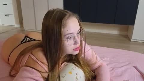 Snapshot of sofaris chatting on 12-01-25, 06:24 Sophy online show from 12-01-25, 06:24