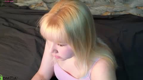 Soffa Mitchell online show from 06-28-26, 01:22