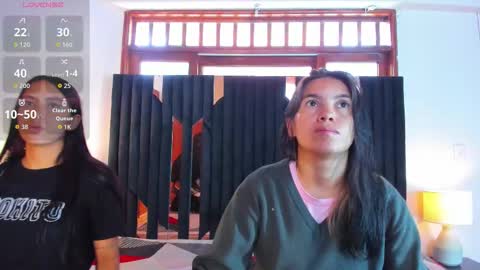 soffy and mia online show from 11-03-25, 12:39