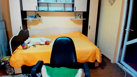Soffy online show from 06-09-26, 04:35