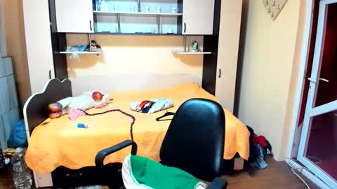 Soffy online show from 06-10-26, 05:18