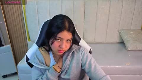 Online 800 to 1400 online show from 12-17-25, 01:39