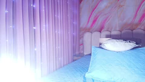 Sofia online show from 04-12-26, 03:00