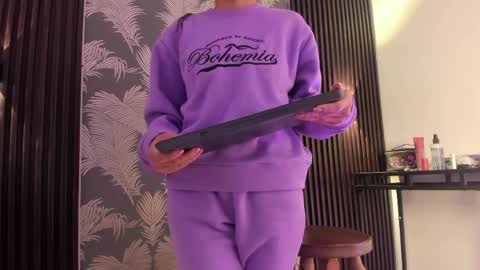 SOFIA online show from 04-22-26, 01:45