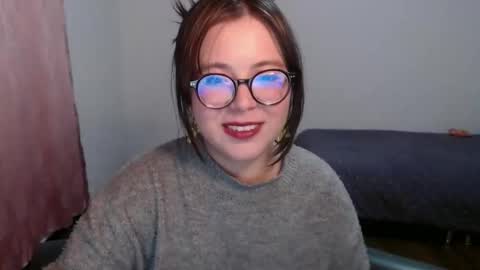 Sofi Lynch online show from 11-28-25, 05:43