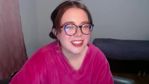 Sofi Lynch online show from 12-05-25, 06:22