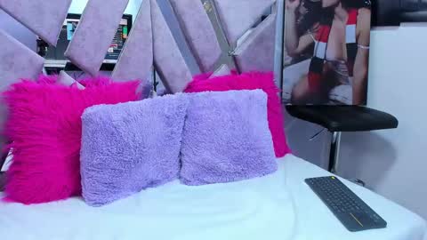 Snapshot of sofi_noa chatting on 01-21-25, 10:30 Sofi Noa online show from 01-21-25, 10:30