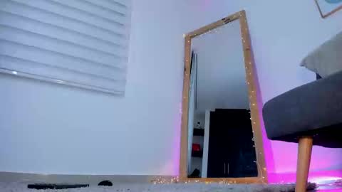 Snapshot of sofi_smith__ chatting on 02-22-25, 01:55 Sofi smith online show from 02-22-25, 01:55
