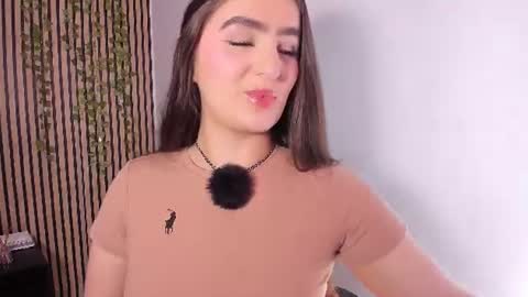 Snapshot of sofia44 chatting on 07-15-26, 03:06 Skarlett online show from 07-15-26, 03:06
