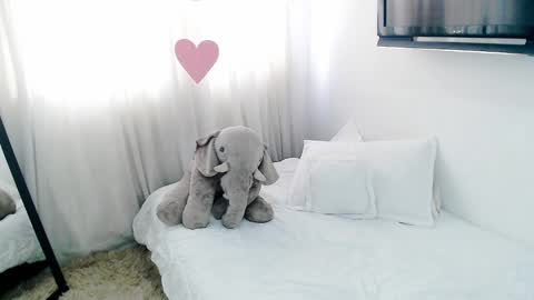 sofia Ill be back on Tuesday June 4.  online show from 02-16-25, 06:10