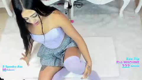 Snapshot of sofia_fantasyy chatting on 06-17-26, 12:07 Sofia fantasyy Online 0700 to 1400 gmt-5 online show from 06-17-26, 12:07