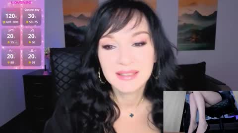 Snapshot of sofia_ford chatting on 10-17-25, 07:00 Sofia online show from 10-17-25, 07:00