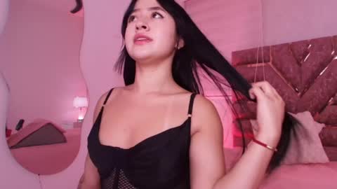 Snapshot of sofia_gomes_ chatting on 06-02-26, 11:56 sofia gomes online show from 06-02-26, 11:56