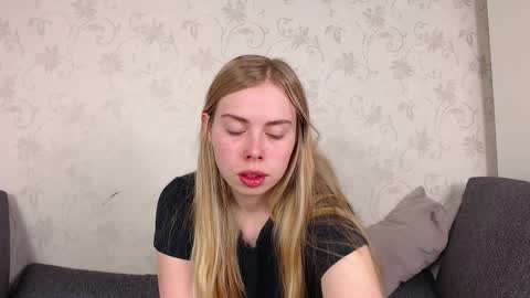 Sofia here online show from 04-30-26, 12:06