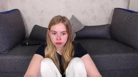 Sofia here online show from 05-14-26, 12:06